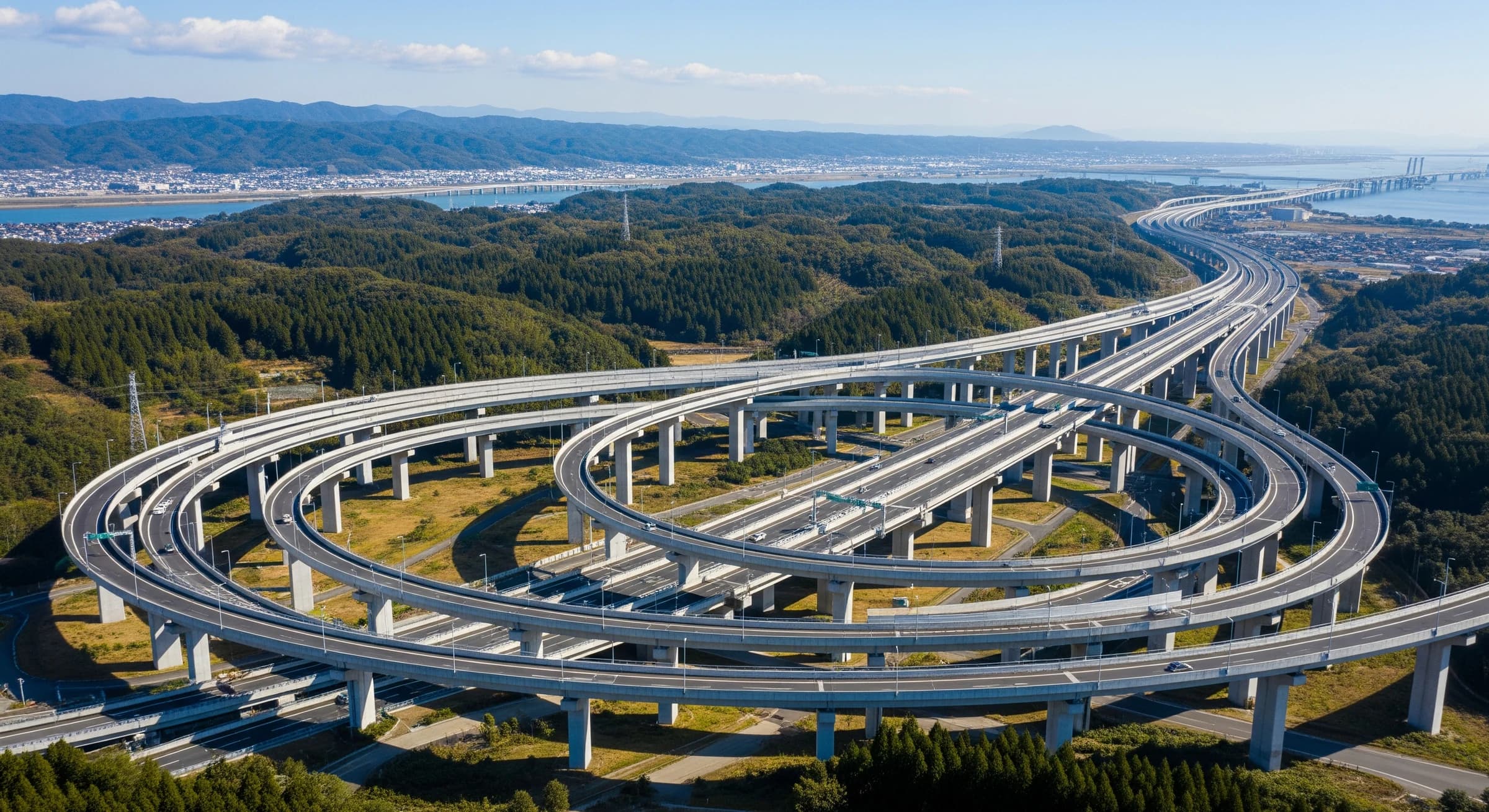 全国に広がる高速道路網と橋梁